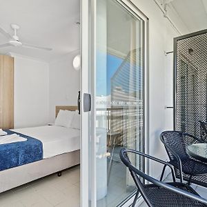 Eck-Zimmer mit Queensize-Bett